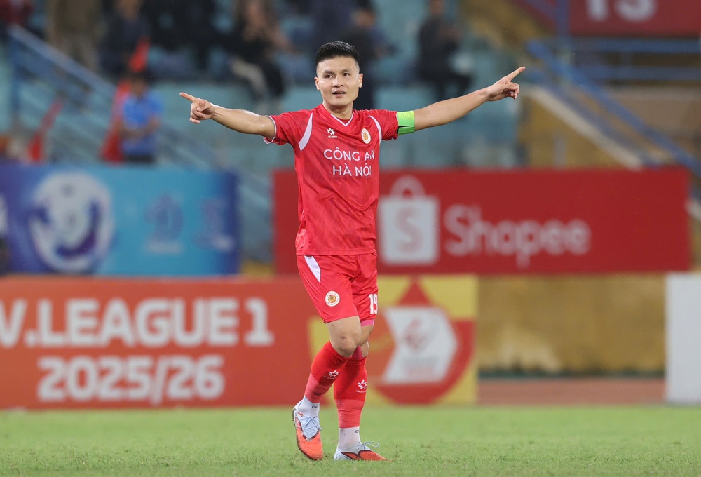 Đấu muộn vòng 11 LPBank V-League 2025/26: CAHN bám đuổi Ninh Bình - Ảnh 1.