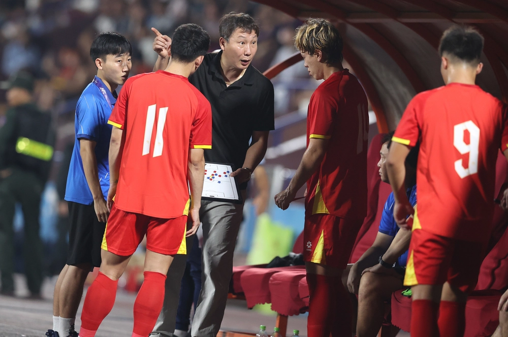 Bình luận: Xa mặt nhưng không cách lòng - Ảnh 1.