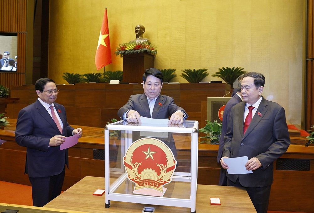 Đồng chí Đỗ Văn Chiến được bầu giữ chức Phó Chủ tịch Quốc hội - Ảnh 2.