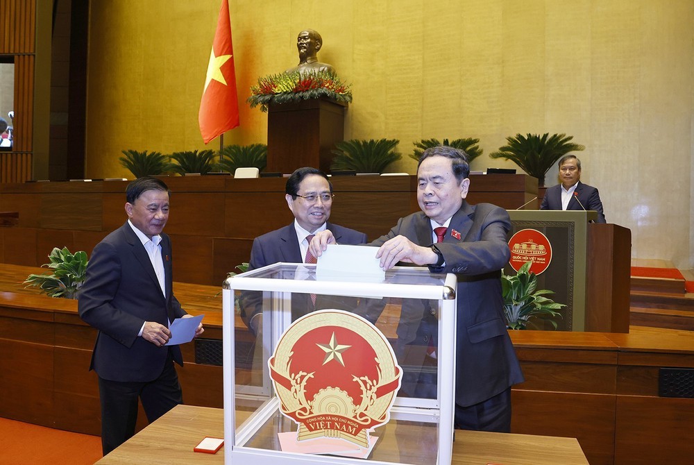 Đồng chí Đỗ Văn Chiến được bầu giữ chức Phó Chủ tịch Quốc hội - Ảnh 3.