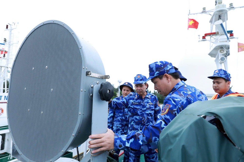 Chỉ đạo ứng phó bão số 14 trên Biển Đông - Ảnh 1.