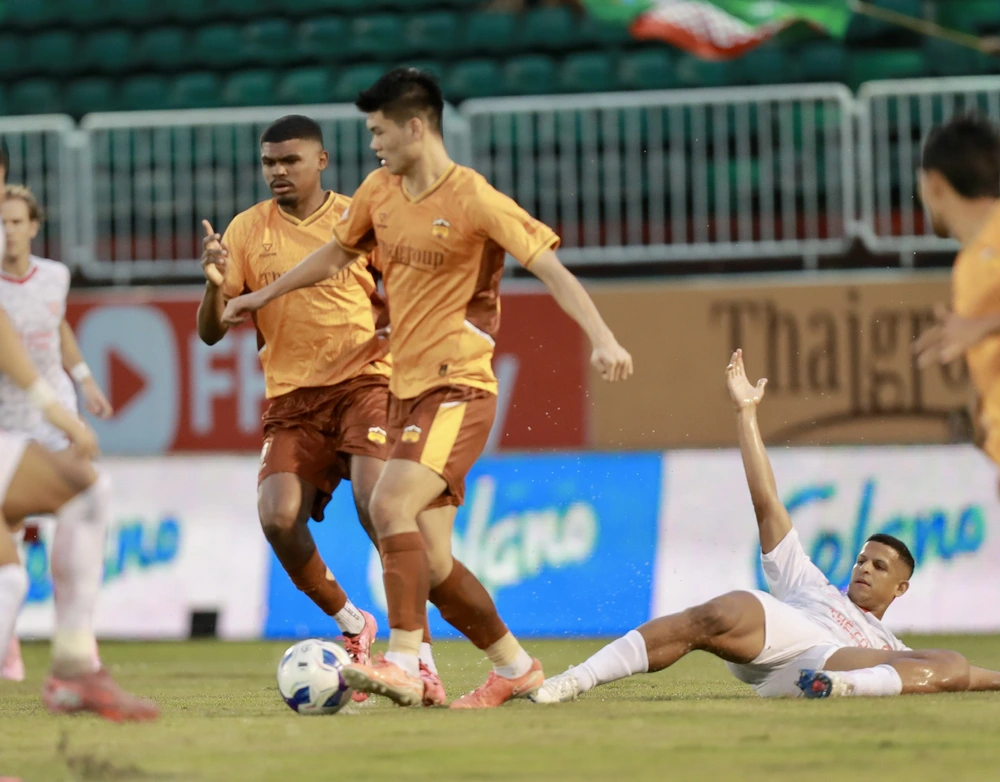 Lý do HLV Kim Sang Sik loại ngôi sao Việt kiều và Vĩ Hào trước SEA Games 33  - Ảnh 2.