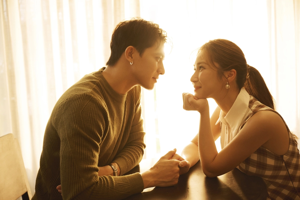 Hương Tràm trở lại với ballad cùng thông điệp "độc" nhất sự nghiệp - Ảnh 1. Hương Tràm trở lại với ballad cùng thông điệp "độc" nhất sự nghiệp - Ảnh 1.