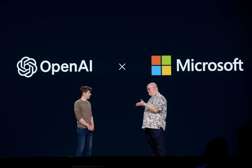 OpenAI, Microsoft hướng đến các sản phẩm AI chăm sóc sức khỏe - Ảnh 3.