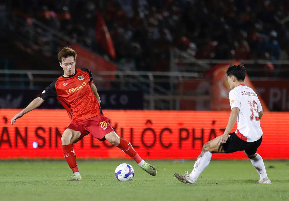 Công an Hà Nội là đối trọng lớn nhất của Ninh Bình trong cuộc đua ngôi vương V-League 2025/26 - Ảnh 2. Công an Hà Nội là đối trọng lớn nhất của Ninh Bình trong cuộc đua ngôi vương V-League 2025/26 - Ảnh 2.