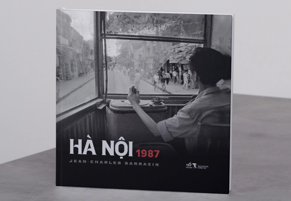 Nhiếp ảnh gia Jean-Charles Sarrazin: &quot;Đi chơi&quot; Hà Nội 40 năm trước - Ảnh 2.
