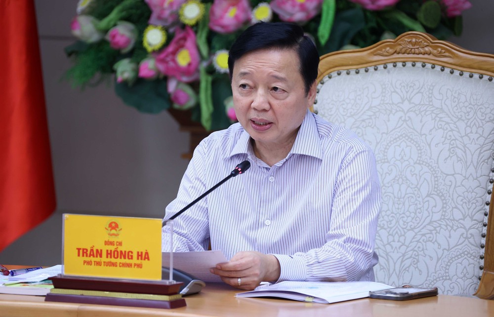 Phó Thủ tướng Trần Hồng Hà họp về quy chuẩn khí thải xe ô tô - Ảnh 1.