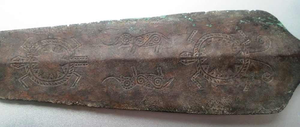 Văn hóa Đông Sơn - Chiến tranh và Hòa bình (kỳ 37): Rùa, voi, giao long trên ngọn giáo Âu, Lạc - Ảnh 4. Văn hóa Đông Sơn - Chiến tranh và Hòa bình (kỳ 37): Rùa, voi, giao long trên ngọn giáo Âu, Lạc - Ảnh 4.