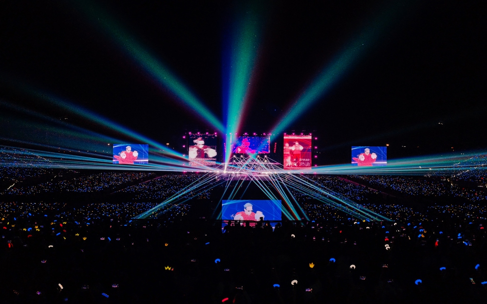 Vì sao fan không thể &quot;move on&quot; khỏi G-DRAGON 2025 WORLD TOUR [Übermensch] in Hanoi, presented by VPBank - Ảnh 1.