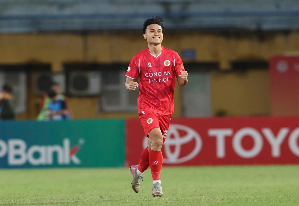 Đàn em Quang Hải thăng hoa khó tin, U22 Việt Nam có thêm cơ hội chinh phục HCV SEA Games 33 - Ảnh 2. Đàn em Quang Hải thăng hoa khó tin, U22 Việt Nam có thêm cơ hội chinh phục HCV SEA Games 33 - Ảnh 2.