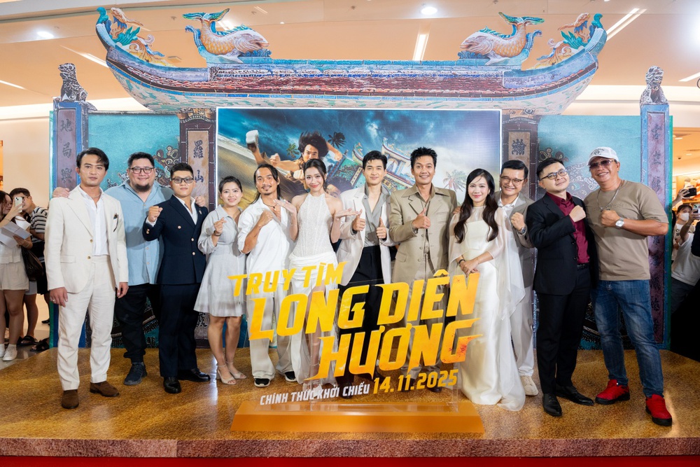 Dàn cast Bắc - Nam đọ visual trong premiere "Truy tìm long diên hương" - Ảnh 1. Dàn cast Bắc - Nam đọ visual trong premiere "Truy tìm long diên hương" - Ảnh 1.