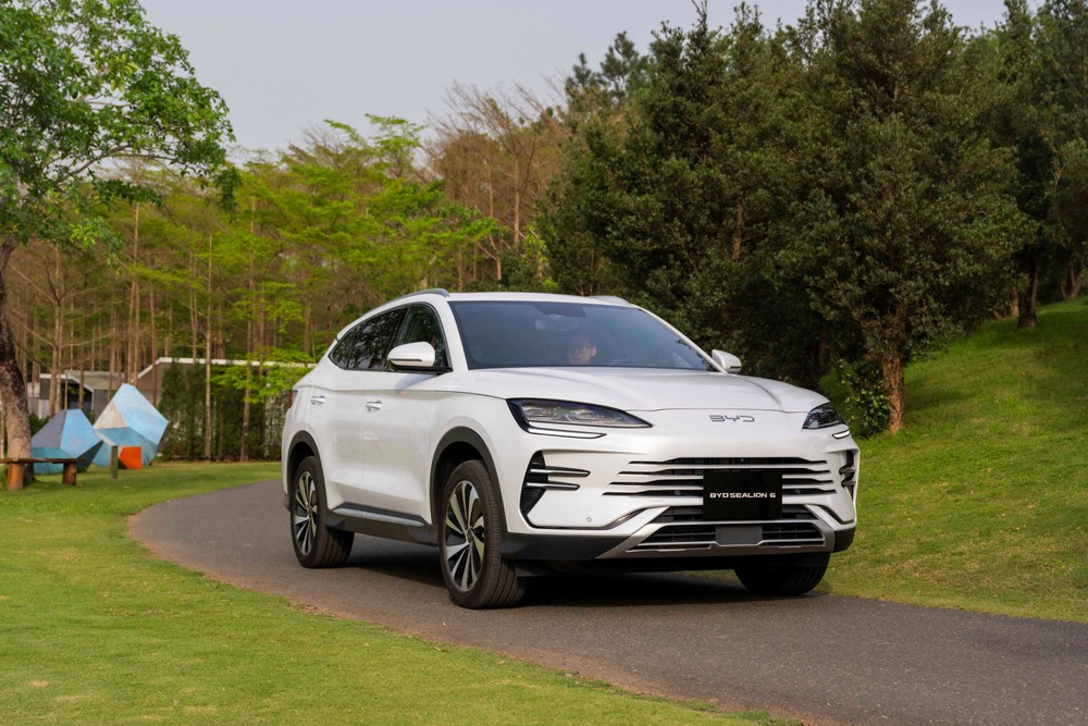 "Mưa quà tặng" cho người mua xe BYD trong tháng cuối năm - Ảnh 1. "Mưa quà tặng" cho người mua xe BYD trong tháng cuối năm - Ảnh 1.