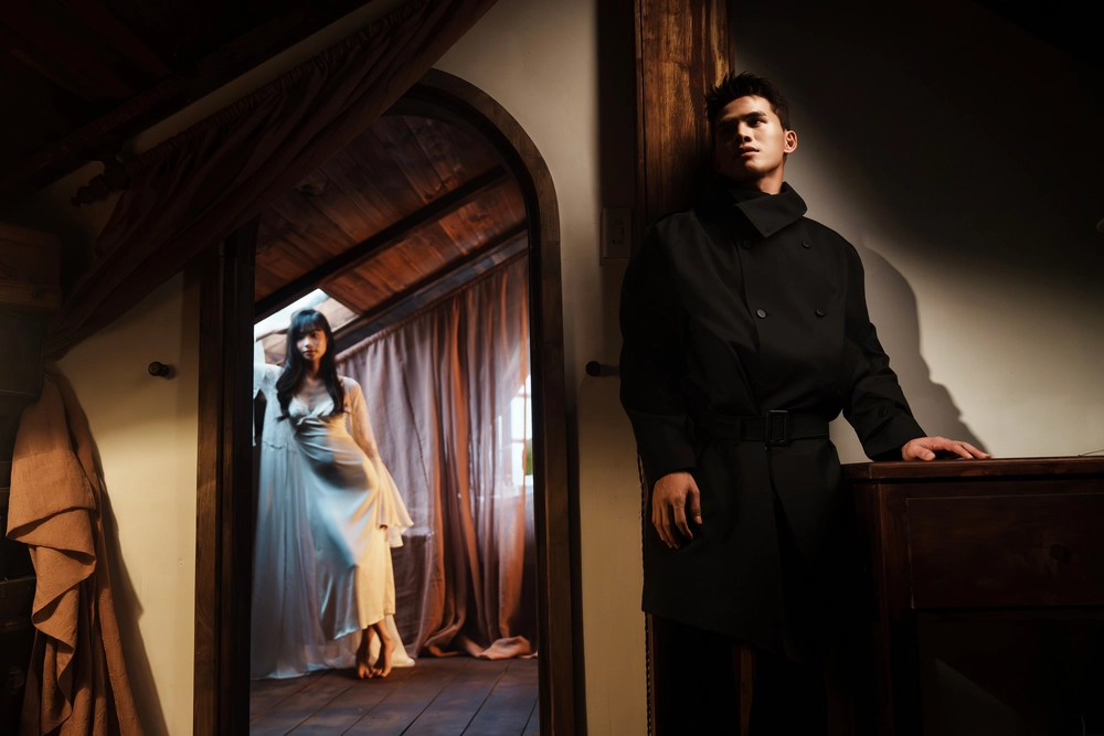 Quốc Thiên ra mắt MV "Ánh trăng giả dối" - Ảnh 2. Quốc Thiên ra mắt MV "Ánh trăng giả dối" - Ảnh 2.