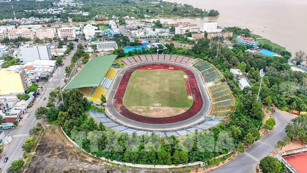 Sân vận động từng có sức chứa lớn nhất Việt Nam bị đề xuất di dời sau hơn 7 thập kỷ tồn tại - Ảnh 1. Sân vận động từng có sức chứa lớn nhất Việt Nam bị đề xuất di dời sau hơn 7 thập kỷ tồn tại - Ảnh 1.