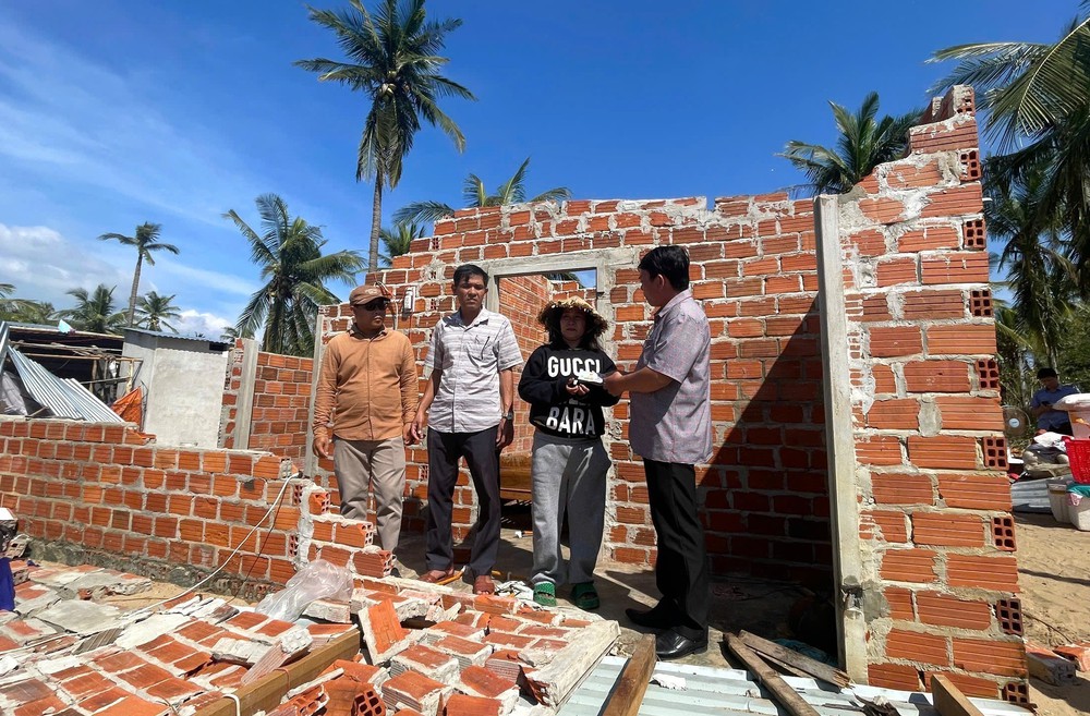 Đắk Lắk đề xuất hỗ trợ 200 tỷ đồng khắc phục bão số 13 - Ảnh 2. Đắk Lắk đề xuất hỗ trợ 200 tỷ đồng khắc phục bão số 13 - Ảnh 2.