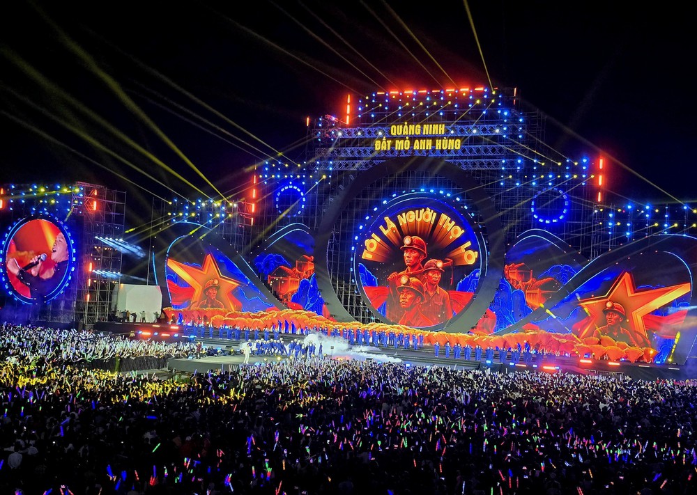 Chương trình biểu diễn &quot;Quảng Ninh - Đất mỏ anh hùng&quot; - Ảnh 3.