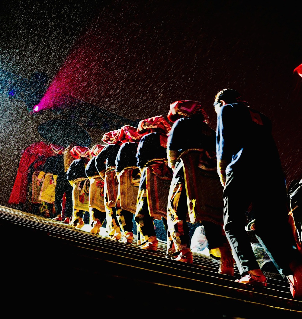 Đồng bào Dao đỏ tại Sapa: Không nghĩ văn hóa của mình lại đẹp đến thế trên sân khấu &quot;Thiêng&quot;! - Ảnh 8.