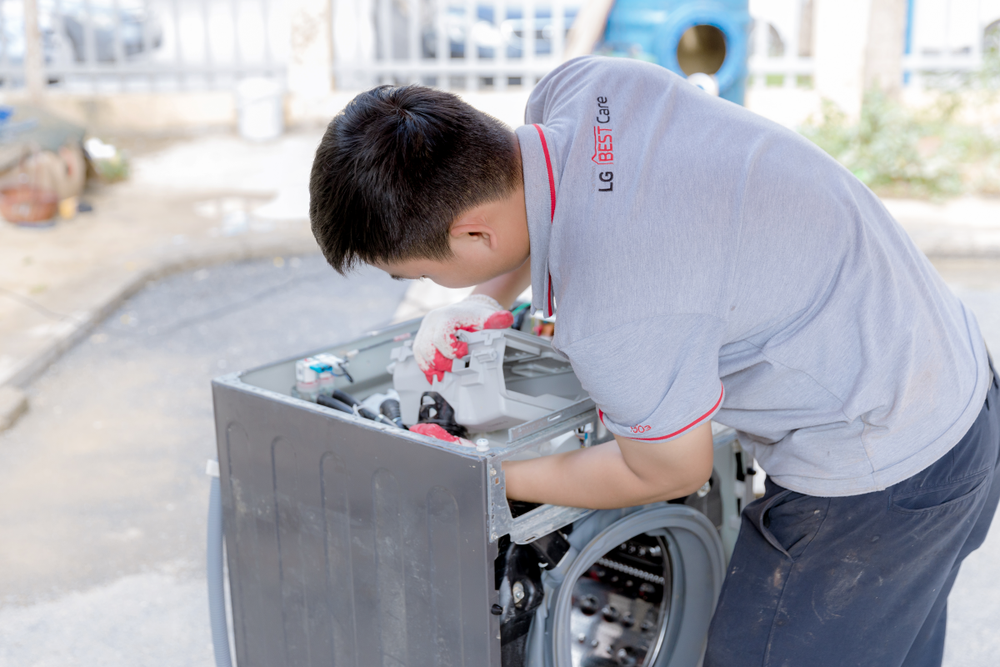 LG mở rộng chương trình kiểm tra, sửa chữa thiết bị đến 11 tỉnh, thành miền Trung - Ảnh 3. LG mở rộng chương trình kiểm tra, sửa chữa thiết bị đến 11 tỉnh, thành miền Trung - Ảnh 3.