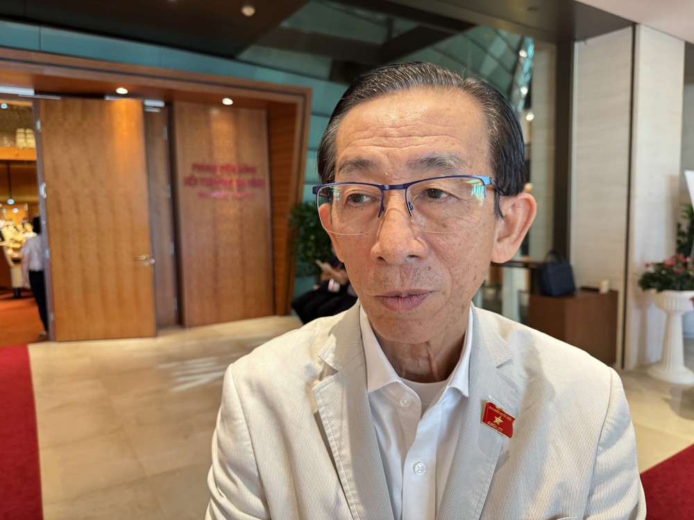 Bên lề Kỳ họp thứ 10, Quốc hội khoá XIV: Cần đánh giá tổng thể chính sách tiền lương, chế độ phụ cấp đối với nhà giáo - Ảnh 1.