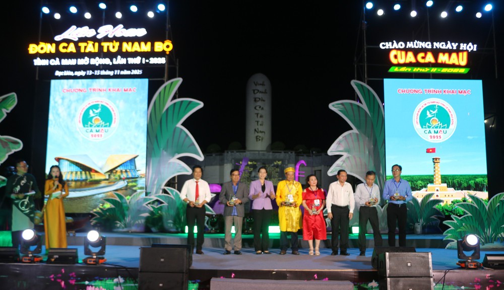 Tôn vinh, phát huy giá trị của di sản Đờn ca tài tử Nam Bộ - Ảnh 3. Tôn vinh, phát huy giá trị của di sản Đờn ca tài tử Nam Bộ - Ảnh 3.