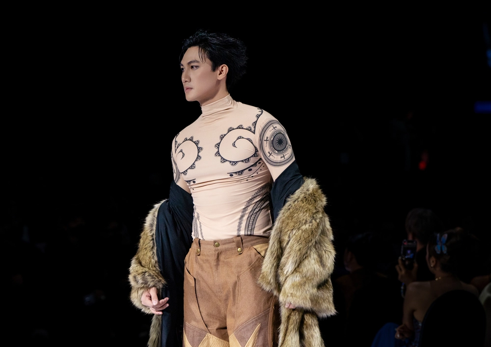 NTK Phạm Trần Thu Hằng - Mad Lab trình làng BST “Mad Room: Infinity” lấy cảm hứng từ văn hoá Đông Sơn - Ảnh 3.