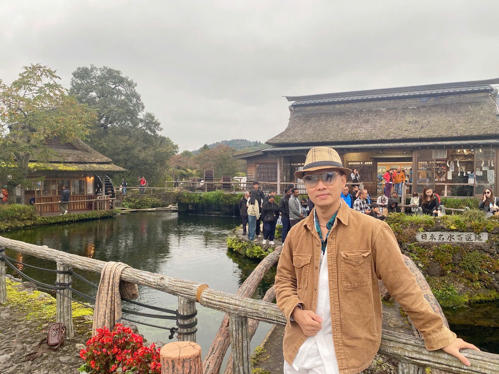 Vạn Nguyễn: Người Việt đầu tiên được vinh danh "Đạo diễn vì sứ mệnh bảo tồn giá trị văn hóa UNESCO 2025" - Ảnh 3. Vạn Nguyễn: Người Việt đầu tiên được vinh danh "Đạo diễn vì sứ mệnh bảo tồn giá trị văn hóa UNESCO 2025" - Ảnh 3.