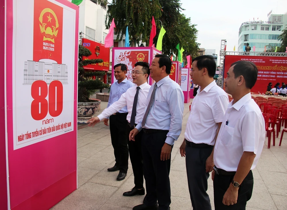 Tôn vinh chặng đường 80 năm vẻ vang của Quốc hội Việt Nam - Ảnh 2. Tôn vinh chặng đường 80 năm vẻ vang của Quốc hội Việt Nam - Ảnh 2.