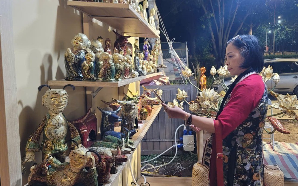 Hà Nội khai mạc Festival bảo tồn và phát triển Làng nghề Quốc tế 2025 - Ảnh 1. Hà Nội khai mạc Festival bảo tồn và phát triển Làng nghề Quốc tế 2025 - Ảnh 1.