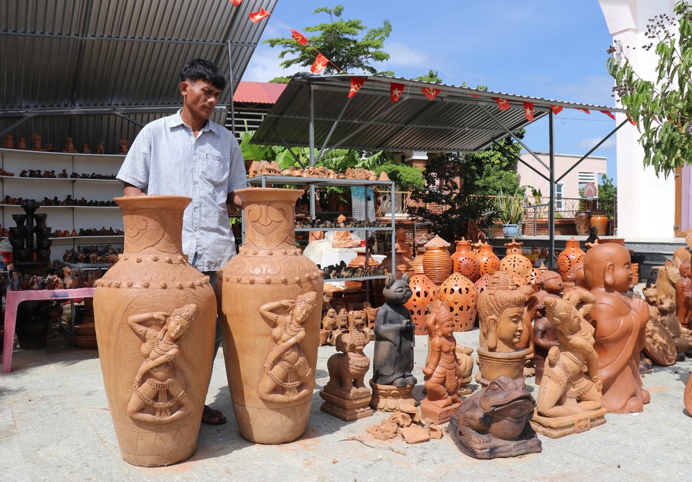 Khánh Hòa phát huy giá trị di sản văn hóa gắn với phát triển kinh tế - Ảnh 5. Khánh Hòa phát huy giá trị di sản văn hóa gắn với phát triển kinh tế - Ảnh 5.