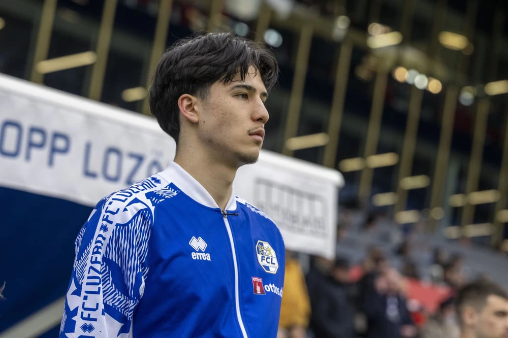 Tỏa sáng ở châu Âu, cầu thủ Việt kiều giá 76 tỷ được tiến cử lên đội tuyển 2 lần vào tứ kết EURO - Ảnh 1. Tỏa sáng ở châu Âu, cầu thủ Việt kiều giá 76 tỷ được tiến cử lên đội tuyển 2 lần vào tứ kết EURO - Ảnh 1.