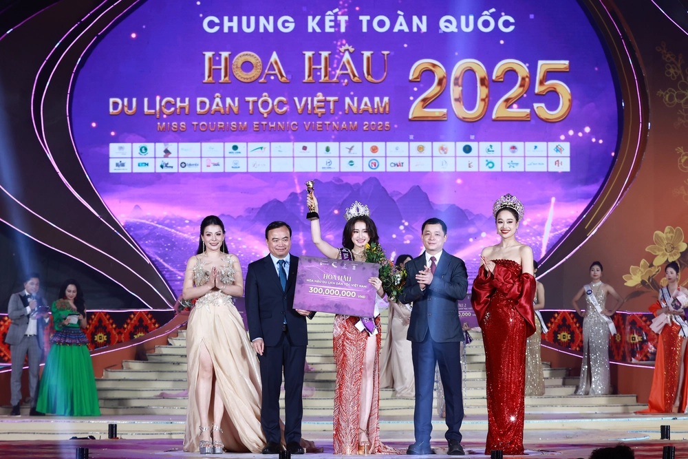 Người đẹp Hà Nội sinh năm 2005 đăng quang Hoa hậu Du lịch Dân tộc Việt Nam 2025 - Ảnh 6. Người đẹp Hà Nội sinh năm 2005 đăng quang Hoa hậu Du lịch Dân tộc Việt Nam 2025 - Ảnh 6.