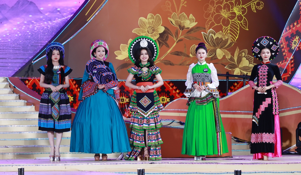 Người đẹp Hà Nội sinh năm 2005 đăng quang Hoa hậu Du lịch Dân tộc Việt Nam 2025 - Ảnh 5. Người đẹp Hà Nội sinh năm 2005 đăng quang Hoa hậu Du lịch Dân tộc Việt Nam 2025 - Ảnh 5.