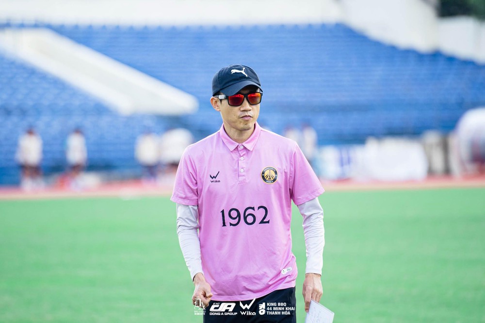 Không chỉ trợ lý HLV Kim Sang-sik, hàng loạt cầu thủ Thanh Hóa chia tay đội bóng - Ảnh 1. Không chỉ trợ lý HLV Kim Sang-sik, hàng loạt cầu thủ Thanh Hóa chia tay đội bóng - Ảnh 1.