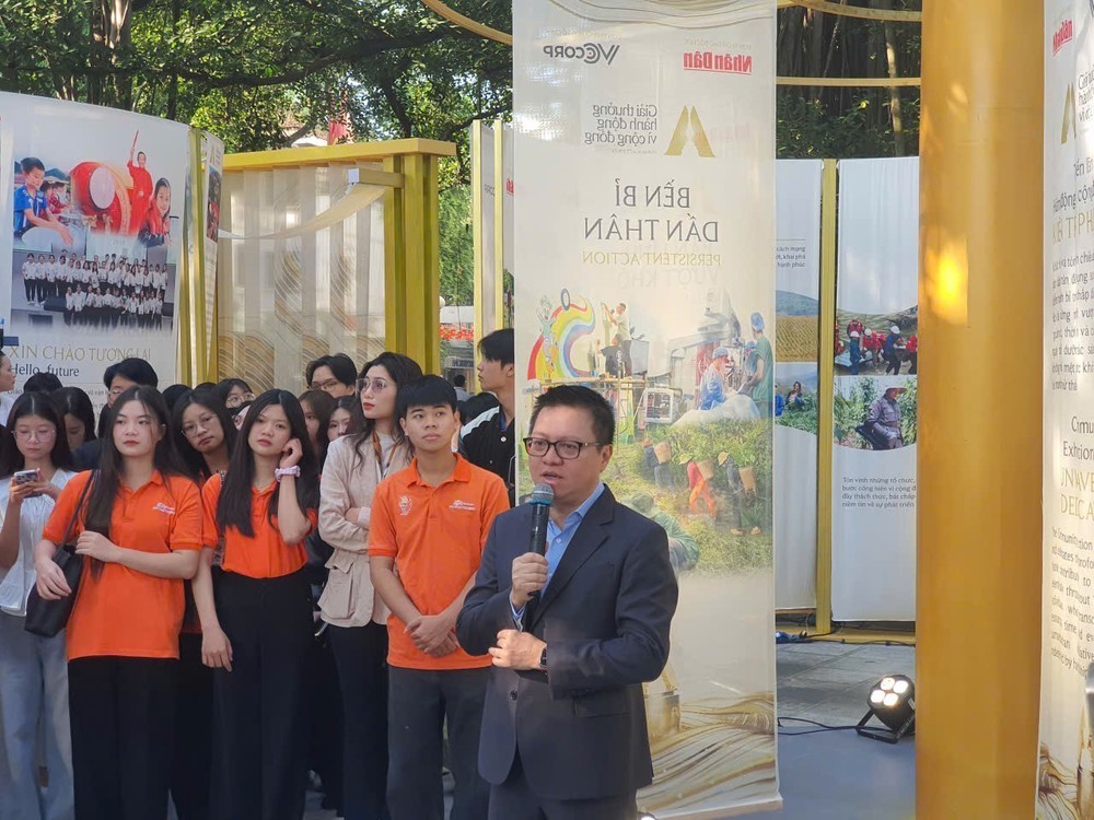 Lan tỏa các hành động thầm lặng vì cộng đồng - Ảnh 1. Lan tỏa các hành động thầm lặng vì cộng đồng - Ảnh 1.