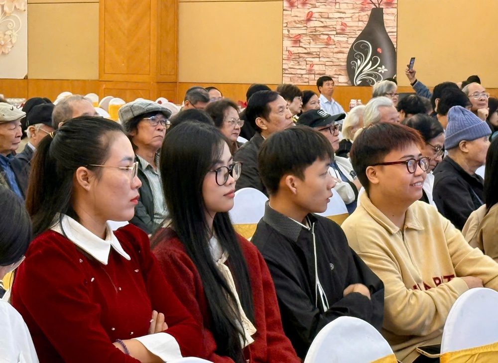 Người viết trẻ “cất tiếng” về diện mạo nửa thế kỷ của văn học Việt Nam - Ảnh 6. Người viết trẻ “cất tiếng” về diện mạo nửa thế kỷ của văn học Việt Nam - Ảnh 6.