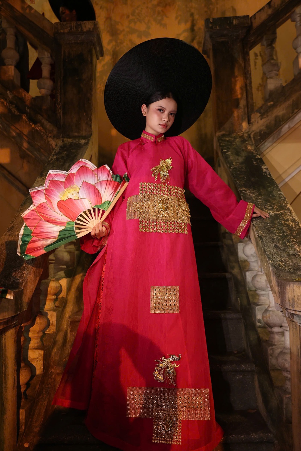 NTK David Minh Đức tôn vinh di sản áo dài Việt Nam - Ảnh 9. NTK David Minh Đức tôn vinh di sản áo dài Việt Nam - Ảnh 9.