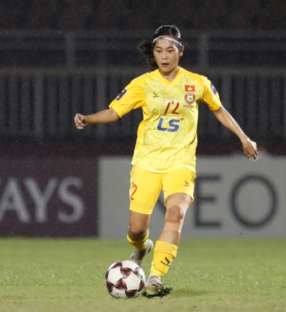 &quot;Người hùng&quot; CLB nữ TP.HCM nói lời xúc động sau chiến thắng đại diện Singapore - Ảnh 2.