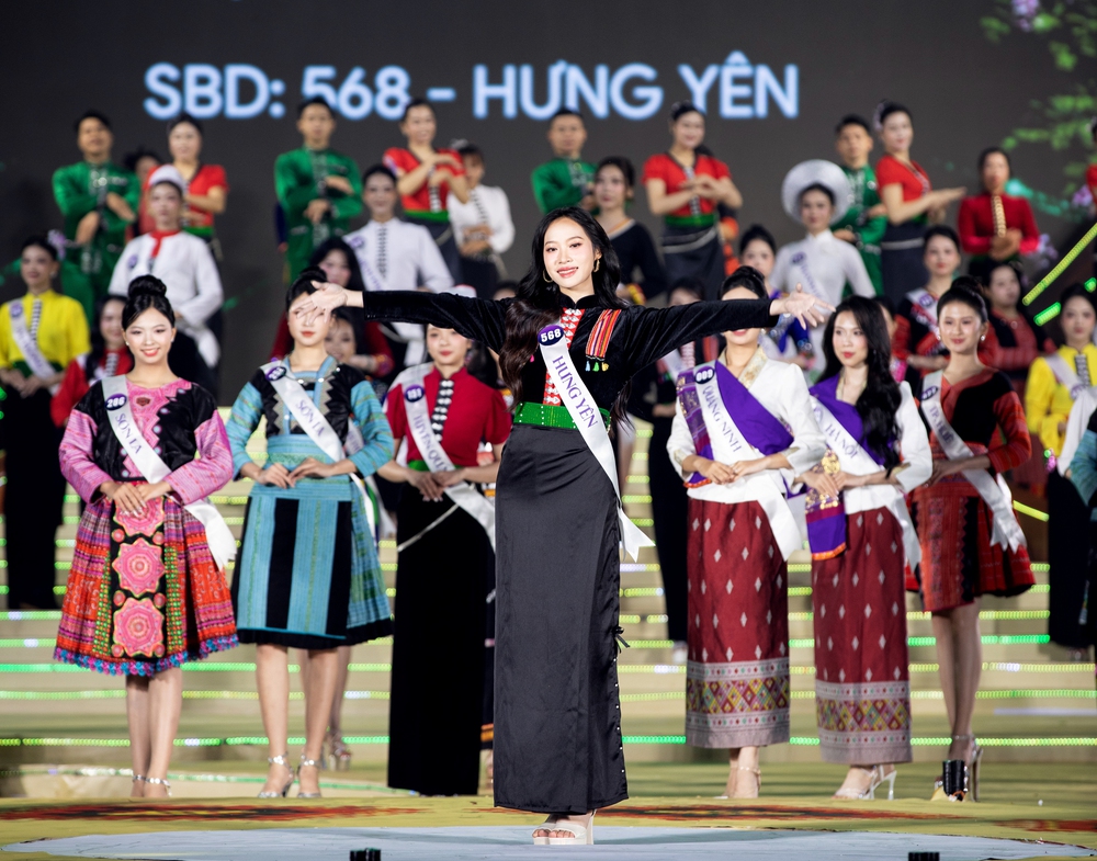 Người đẹp Hà Nội sinh năm 2005 đăng quang Hoa hậu Du lịch Dân tộc Việt Nam 2025 - Ảnh 8. Người đẹp Hà Nội sinh năm 2005 đăng quang Hoa hậu Du lịch Dân tộc Việt Nam 2025 - Ảnh 8.