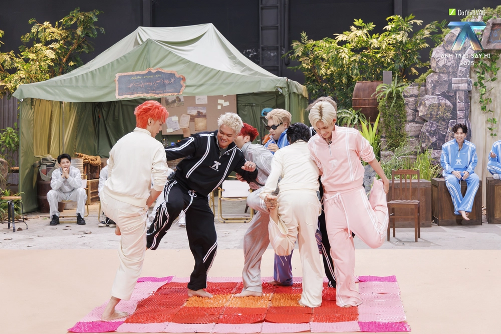 "Anh trai say hi” lộ diện 5 đội trưởng mới, sắp loại thêm 7 người - Ảnh 2. "Anh trai say hi” lộ diện 5 đội trưởng mới, sắp loại thêm 7 người - Ảnh 2.