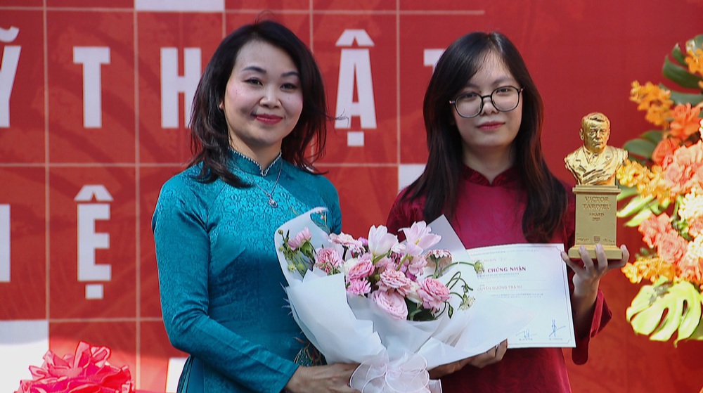 Tranh của "trăm năm" và chuyện mở đường cho nền mỹ thuật hiện đại - Ảnh 3. Tranh của "trăm năm" và chuyện mở đường cho nền mỹ thuật hiện đại - Ảnh 3.