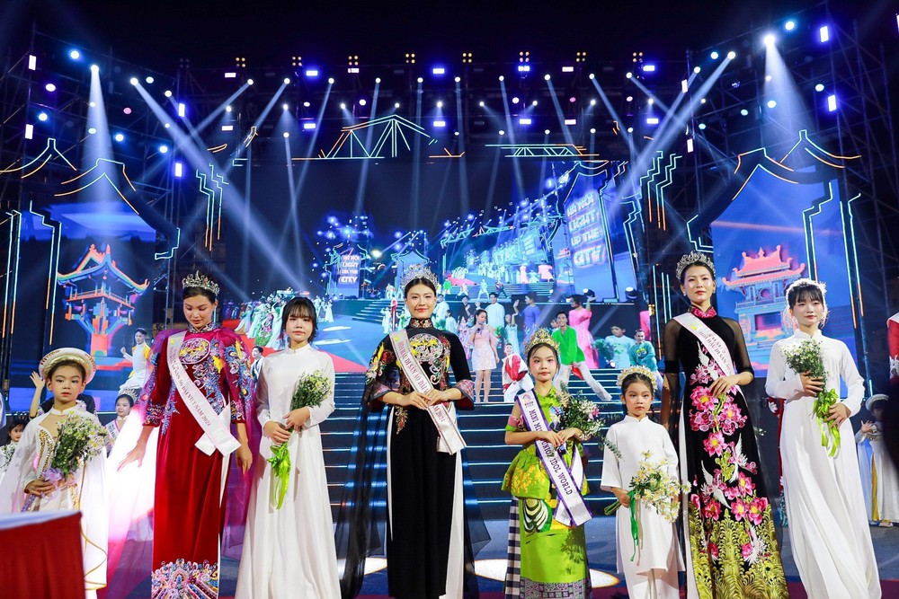 Bế mạc Festival Thăng Long - Hà Nội 2025 - Ảnh 4. Bế mạc Festival Thăng Long - Hà Nội 2025 - Ảnh 4.