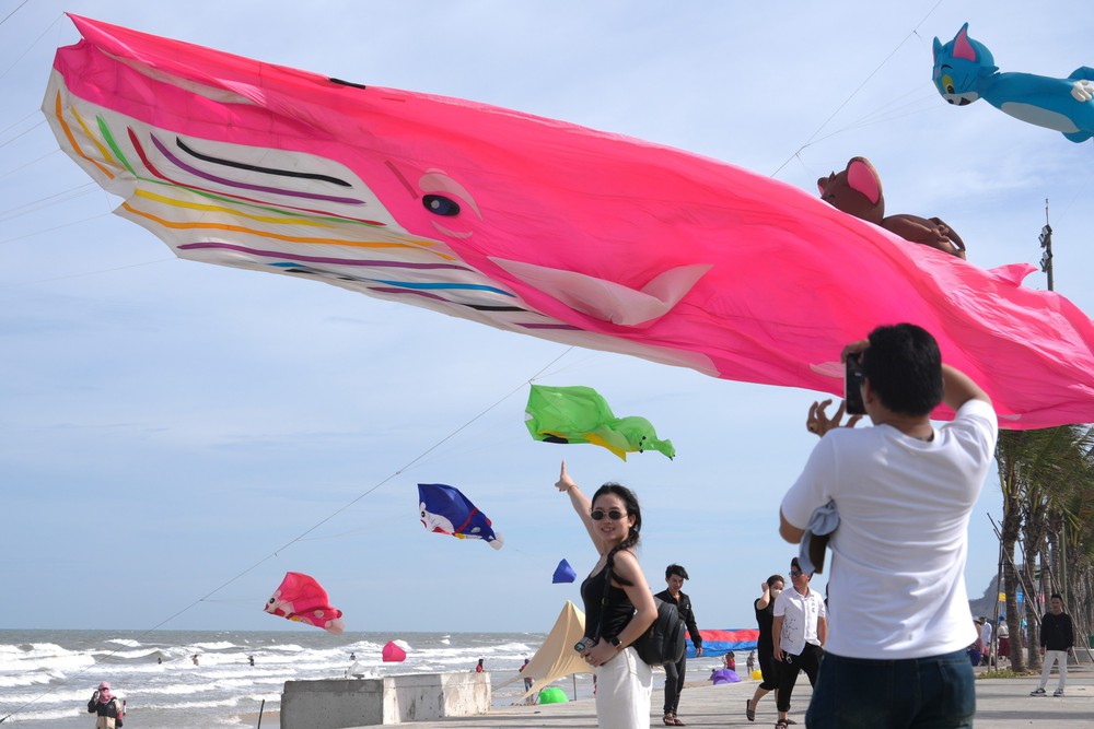 Du lịch Việt Nam bứt phá "mùa vàng"cuối năm - Ảnh 3. Du lịch Việt Nam bứt phá "mùa vàng"cuối năm - Ảnh 3.