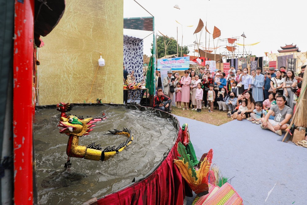 Festival làng nghề quốc tế 2025 thu hút khách du lịch - Ảnh 4. Festival làng nghề quốc tế 2025 thu hút khách du lịch - Ảnh 4.