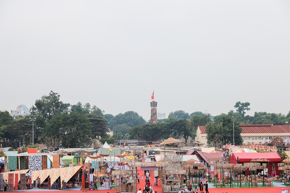 Festival làng nghề quốc tế 2025 thu hút khách du lịch - Ảnh 1. Festival làng nghề quốc tế 2025 thu hút khách du lịch - Ảnh 1.