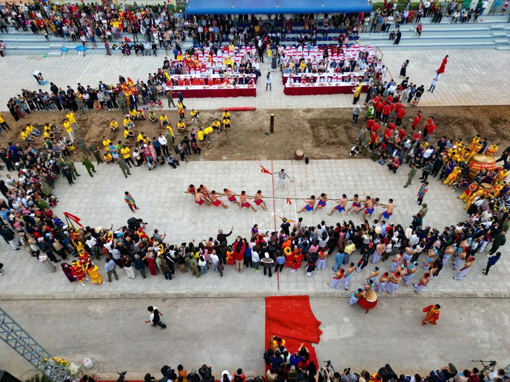 Giao lưu trình diễn Nghi lễ, trò chơi kéo co - Di sản Thế giới được UNESCO công nhận - Ảnh 8. Giao lưu trình diễn Nghi lễ, trò chơi kéo co - Di sản Thế giới được UNESCO công nhận - Ảnh 8.
