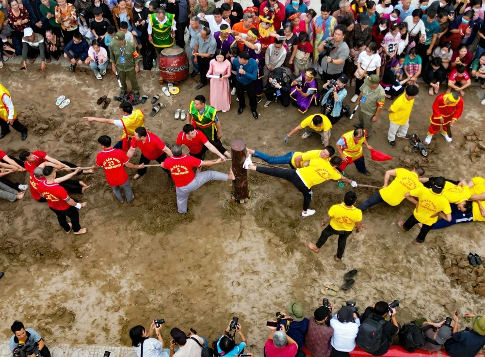 Giao lưu trình diễn Nghi lễ, trò chơi kéo co - Di sản Thế giới được UNESCO công nhận - Ảnh 17. Giao lưu trình diễn Nghi lễ, trò chơi kéo co - Di sản Thế giới được UNESCO công nhận - Ảnh 17.