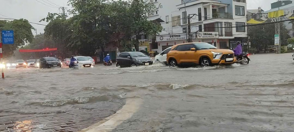 Cảnh báo mưa lớn kéo dài từ Hà Tĩnh đến Khánh Hoà - Ảnh 2. Cảnh báo mưa lớn kéo dài từ Hà Tĩnh đến Khánh Hoà - Ảnh 2.