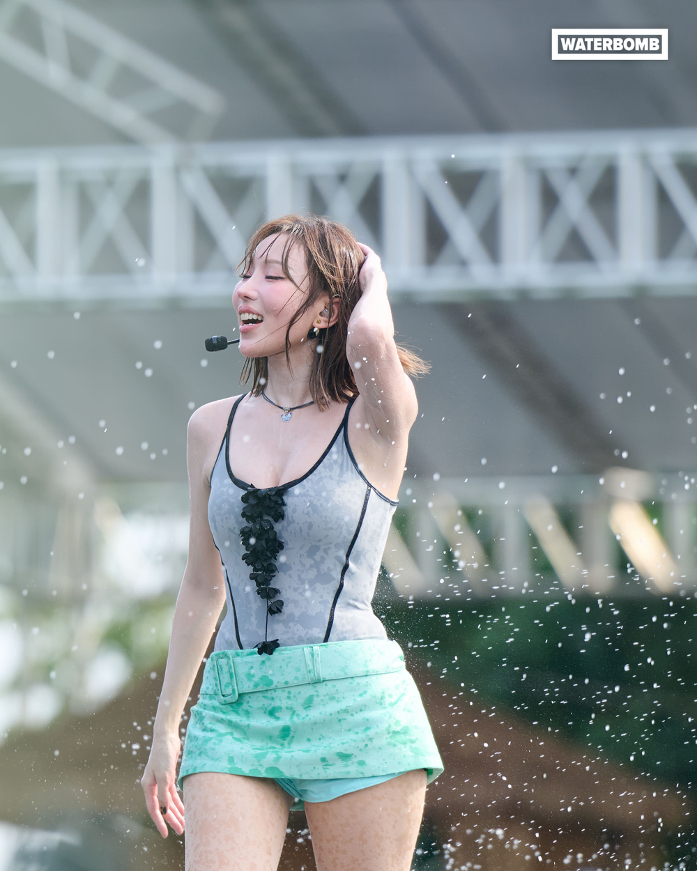 Chi Pu, SOOBIN cùng dàn sao K-Pop 'đổ bộ' sân khấu nhạc nước Waterbomb tại TP.HCM - Ảnh 2. Chi Pu, SOOBIN cùng dàn sao K-Pop 'đổ bộ' sân khấu nhạc nước Waterbomb tại TP.HCM - Ảnh 2.