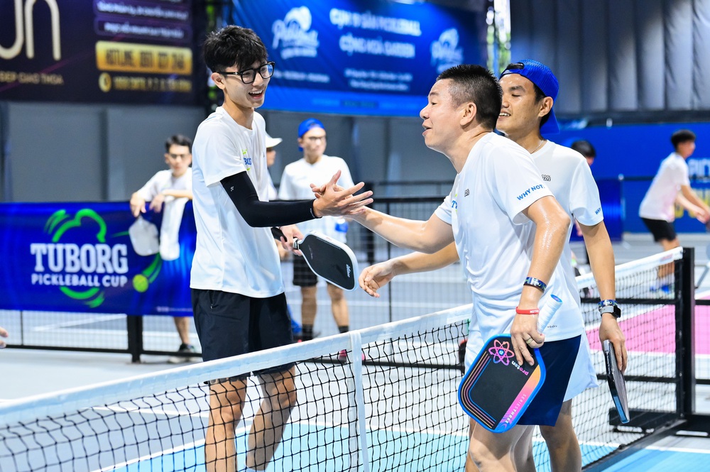Giới trẻ TP.HCM nô nức "lên kèo" tranh tài tại Tuborg Pickleball Cup Series 2025 - Ảnh 3. Giới trẻ TP.HCM nô nức "lên kèo" tranh tài tại Tuborg Pickleball Cup Series 2025 - Ảnh 3.