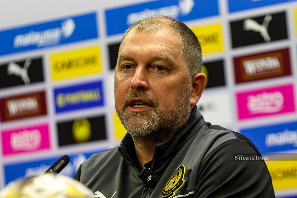 HLV Cklamovski bác tin đồn chia tay đội tuyển Malaysia, tập trung đấu Nepal - Ảnh 1. HLV Cklamovski bác tin đồn chia tay đội tuyển Malaysia, tập trung đấu Nepal - Ảnh 1.